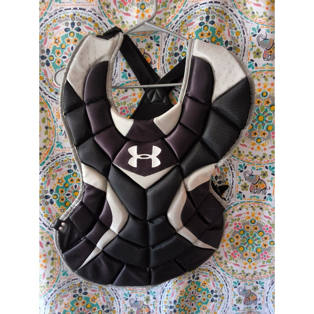 Under Armour Sr Victory Series Chest Protector Black UACP2-SRP Age 12-16 15.5"